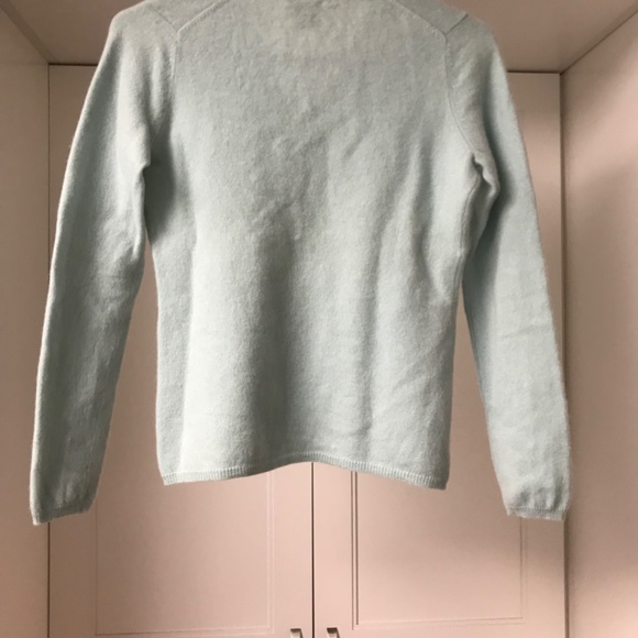 Lord and Taylor 100% Cashmere V Neck Sweater Women’s Petite Medium Powder Blue - Picture 2 of 7
